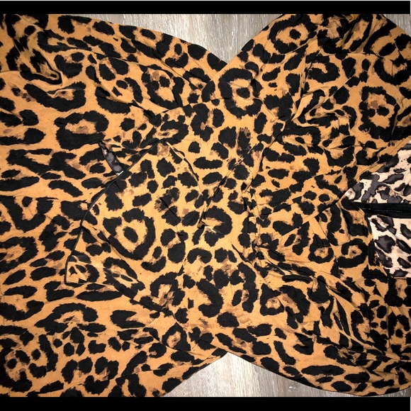 Sexy Leopard print romper .. - Picture 2 of 3